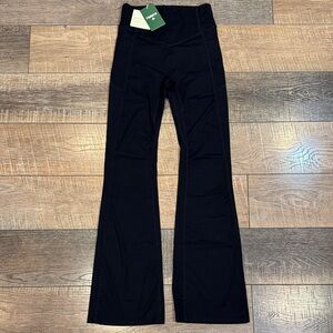 NWT Halara high waisted tummy control boot cut leggings